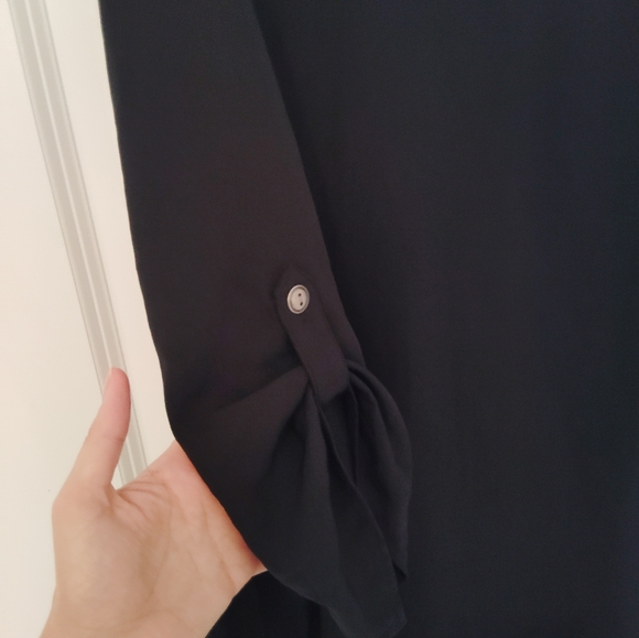 Basic black blouse - Picture 3 of 5